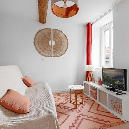 Agreable Cosy Entierement Renove *