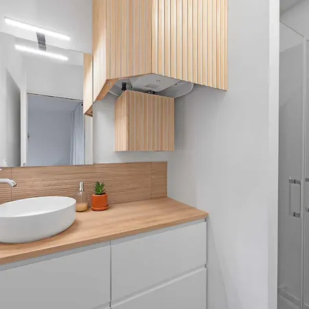 Agreable Cosy Entierement Renove